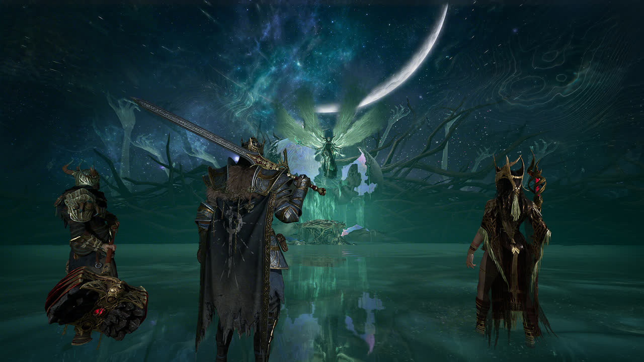 Mistfall Hunter official screenshot: hunters facing a towering figure under a green crescent moon